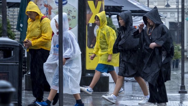 Šilumos teks luktelėti: daug kur numatomas lietus