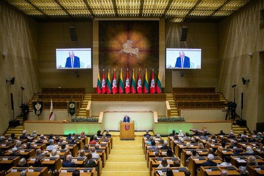 Keturioms tremtinių organizacijoms įteiktas Seimo apdovanojimas
