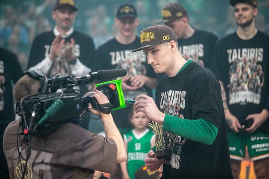Po klausimo apie „Žalgiryje“ uždirbtus pinigus – ironiškas Ą. Tubelio atsakymas