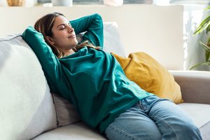 Nervų sistemai reikalingas „perkrovimas“ dienos eigoje: mokslų daktaras paaiškino, kaip kokybiškai pailsėti vos per 10 minučių
