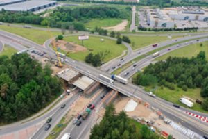 Įspėjimas vairuotojams: dėl viaduko statybų laikinai bus ribojamas eismas Vilniaus kryptimi