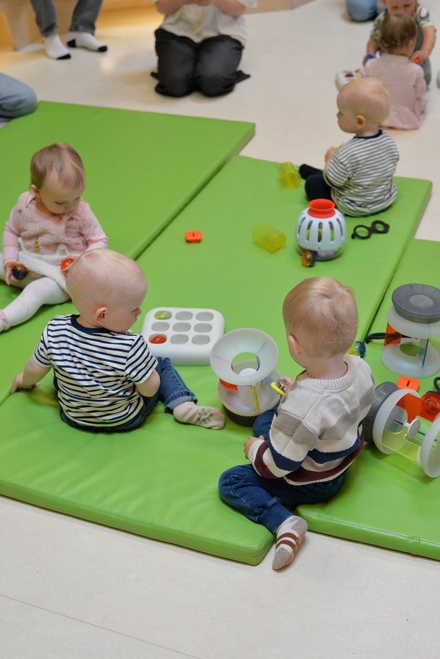 Kalbant apie vaikų smalsumą – maždaug nuo vienerių metų vaiko smalsumas pradeda keistis, mat iki tol jis pasaulį pažino instinktyviai.<br> Pranešimo žiniasklaidai nuotr.