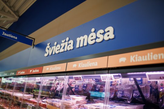 „Lidl“ toliau mažina populiarių mėsos produktų kainas: pigiau kainuos vištiena, kalakutiena ir kiauliena