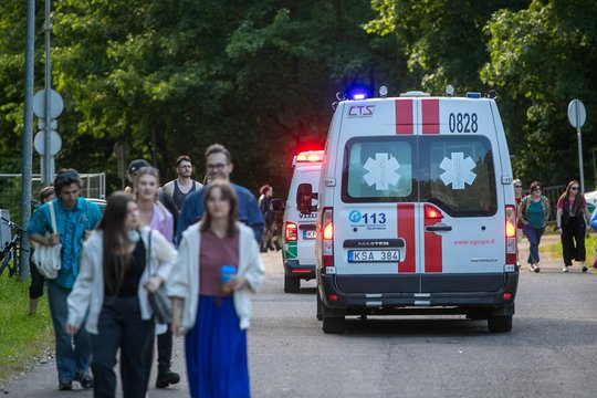Dėl sveikatos problemų paskutinę minutę atšauktas scenos legendos koncertas