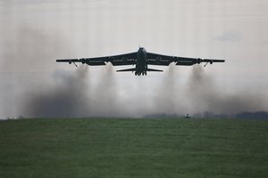Netrukus po pakilimo JAV sudužo bombonešis B-52