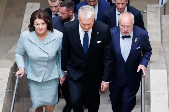 Metiniame G. Nausėdos pranešime – būsimas premjeras, Ž. Pinskuvienė ir iškalbingos prezidento veido išraiškos