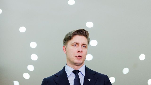 Ar M. Sinkevičius pažeidžiamas?