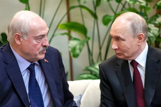 A. Lukašenkos atsiprašymu nepatikėjo: „politinis ungurys“ vėl mėgina išsisukti