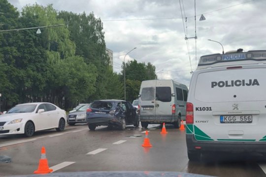 Žukausko gatvėje Kaune – eismo įvykis: nukentėjęs žmogus perduotas medikams