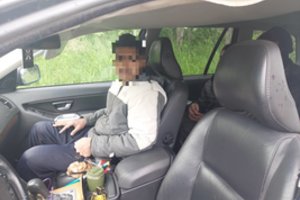 Latvijoje sučiupti du lietuviai, gabenę neteisėtai sieną kirtusius migrantus