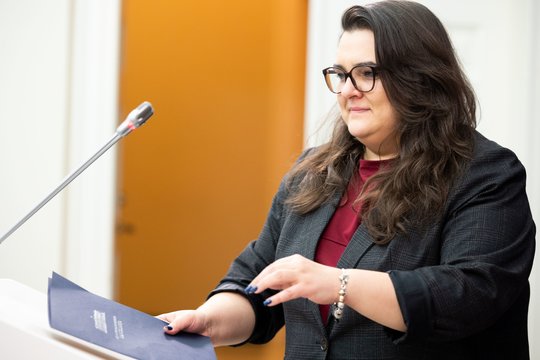 I. Segalovičienė: krašto apsaugos viešųjų pirkimų sistema galima pasitikėti, bet ją dar reikia tobulinti