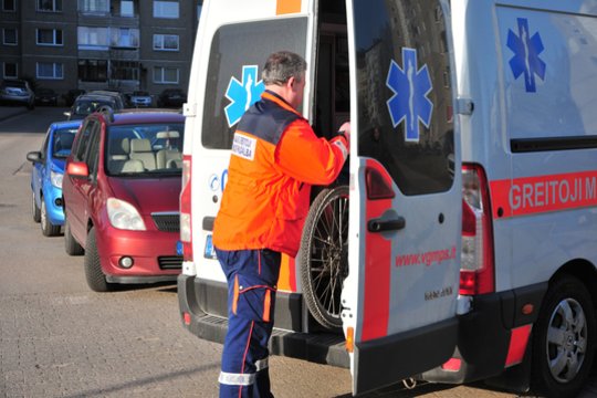 Mažeikiuose per avariją nukentėjo elektriniu dviračiu važiavęs nepilnametis