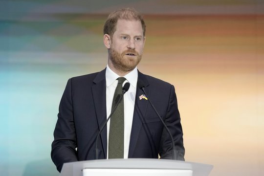 Princas Harry pirmą kartą per ketverius metus kartu su šeima lankysis Didžiojoje Britanijoje