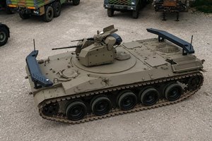 Nuo Šaltojo karo iki ateities mūšių: senas tankas atgimė kaip galingas karinis robotas