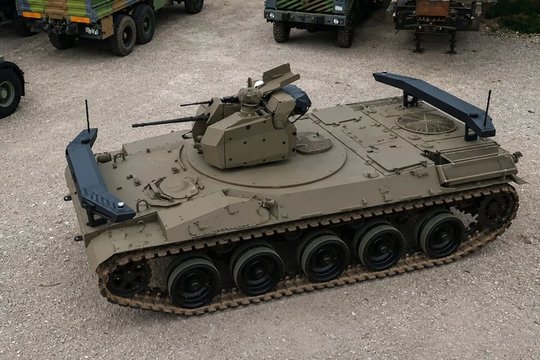 Nuo Šaltojo karo iki ateities mūšių: senas tankas atgimė kaip galingas karinis robotas