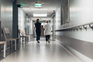 Seime priimtos įstatymo pataisos, kuriomis norima į regionus pritraukti jaunus medikus
