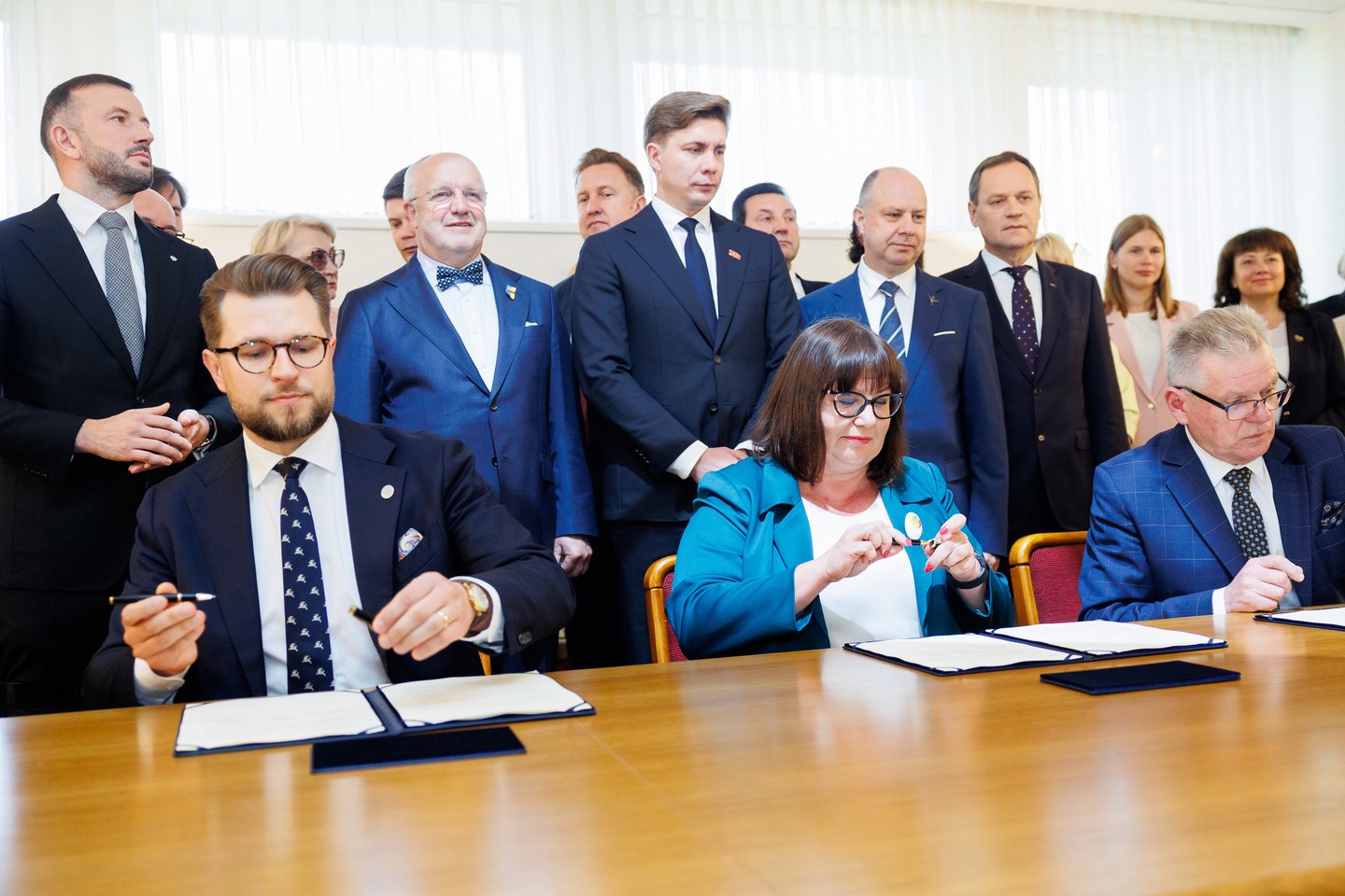 LSDP, Demokratų sąjunga „Vardan Lietuvos ir Lietuvos valstiečių, žaliųjų ir Krikščioniškų šeimų sąjungos frakcijos pasirašė koalicinę sutartį. <br>T. Bauro nuotr.