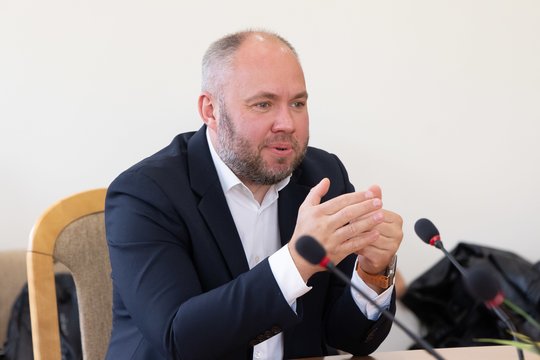 Seimas linkęs leisti etikos sargams netirti anoniminių skundų