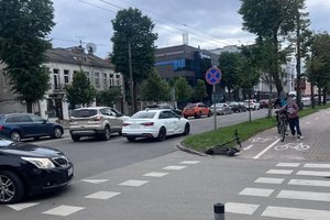 Kaune partrenktas paspirtuku važiavęs nepilnametis: prireikė medikų