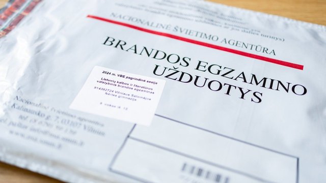Svarstoma atšaukti nuo kitų metų įvedamą papildomą brandos egzaminą: „Turėtume sustoti“
