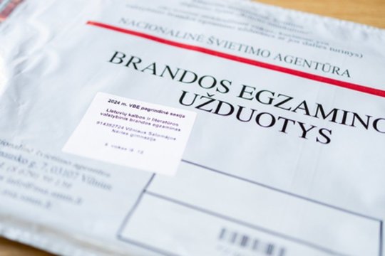 Svarstant įvesti papildomą privalomą brandos egzaminą – kritikos strėlės: „Turėtume sustoti“