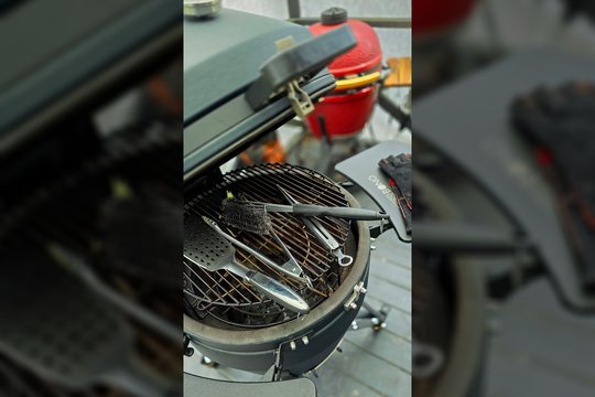 Meistras pataria, kaip be vargo išvalyti grilį nuo riebalų, senų anglių ir pelėsio: viskas dings be pėdsakų