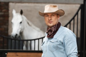 J. Lapatinskas nustebino nauju skambesiu: įkvėpimo sėmėsi iš legendinių hitų