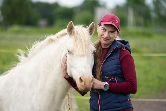 Pavargę nuo įtampos gyvenime lietuviai bėga į Rimos ūkį: „Žmonės atvyksta su įvairiais prašymais“