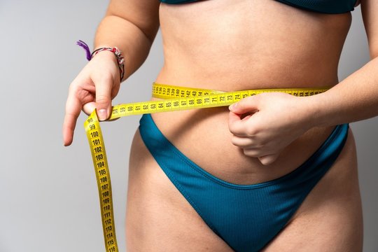 Gydytoja dietologė įvardino didžiausią klaidą, kurią daro norintieji numesti svorio iki atostogų