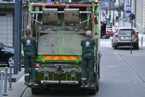 „Vis tiek viskas sumaišoma“: paneigė vieną dažniausių rūšiavimo mitų