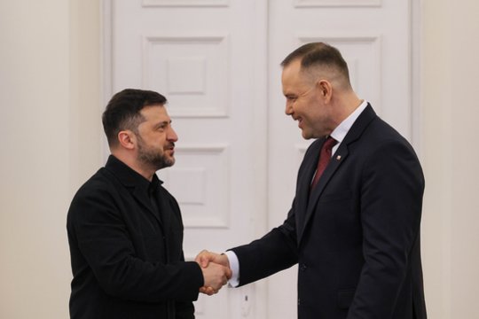 Karas Ukrainoje. Lenkijos prezidentas iš V. Zelenskio atėmė Baltojo erelio ordiną