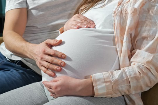 Po dirbtinio apvaisinimo kūdikio susilaukusi pora buvo šokiruota: klinika po incidento užsidarė