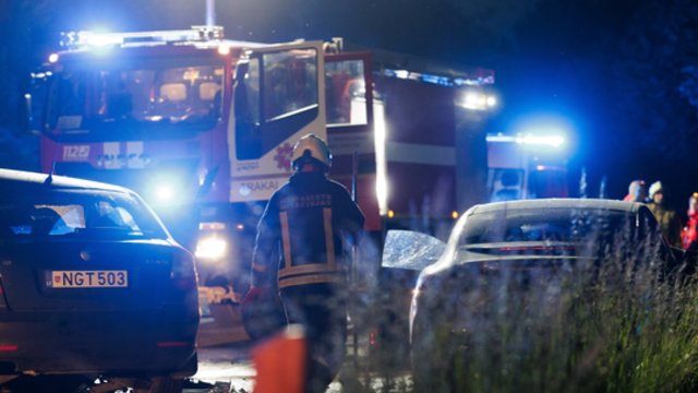 Tragedija kelyje Rykantai – Trakai: kaktomuša nusinešė jauno vairuotojo gyvybę