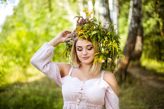 Ieškodama paparčio žiedo mergina miške rado ne tai, ko tikėjosi: pamačiusi sustojo kaip įbesta