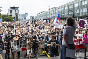 Prahoje – tūkstantinis protestas dėl nacionalinio transliuotojo