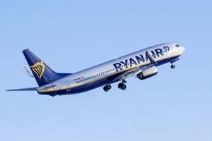 Į Vilnių skridęs „Ryanair“ lėktuvas skubiai keitė kryptį: išlaipino keleivį, jo jau laukė policija