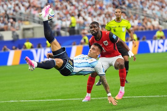 Net ir progas švaistęs L. Messi surengė dar vieną futbolo spektaklį