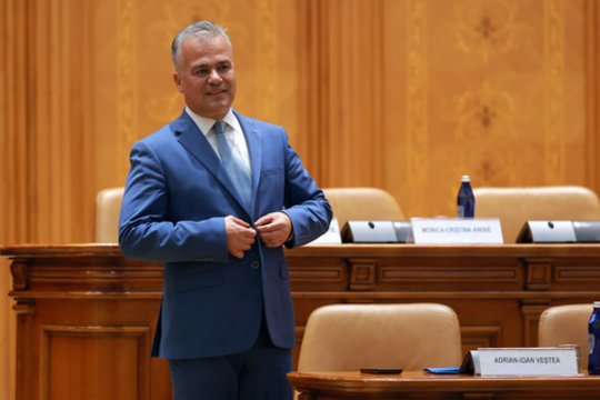 Rumunijos parlamentas nepatvirtino premjeru provakarietiško A. Vestea