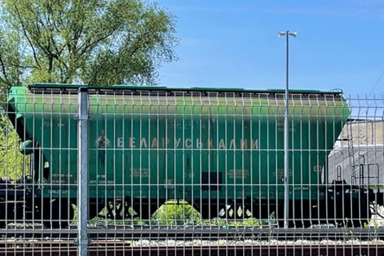 Minskui vilčių nesuteikia: atnaujinti trąšų tranzitą kliudo įsipareigojimai ES