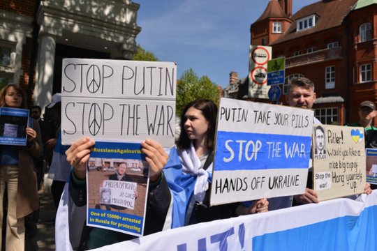 Karas Ukrainoje. WSJ: V. Putinas šantažuoja A. Lukašenką