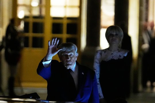 Europoje – skaudūs smūgiai D. Trumpui
