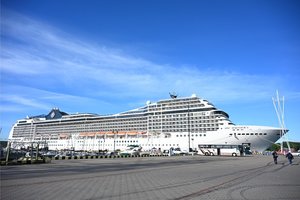 Klaipėdos uostą aplankė tikras jūrų milžinas: štai kiek turistų jis atgabeno