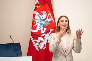 Seimas nemano, kad gestų kalbą mokyklose reikėtų reglamentuoti įstatymu
