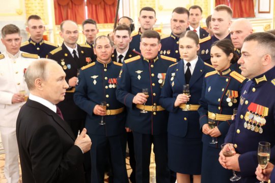 Karas Ukrainoje. V. Putinas vėl spjaudosi kaltinimais: lieja tulžį ant Vakarų  