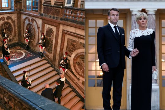 Versalio rūmuose – ypatinga puota: akys krypo į svarbią 73-ejų B. Macron įvaizdžio detalę