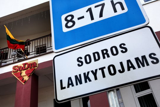 Išaiškino, kada pasitraukusieji iš pensijų kaupimo gaus pinigus ir kiek privalės palikti „Sodrai“