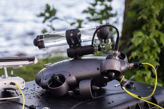 Ko nemato žmogaus akis: paslaptis po vandeniu atskleidžia dronai