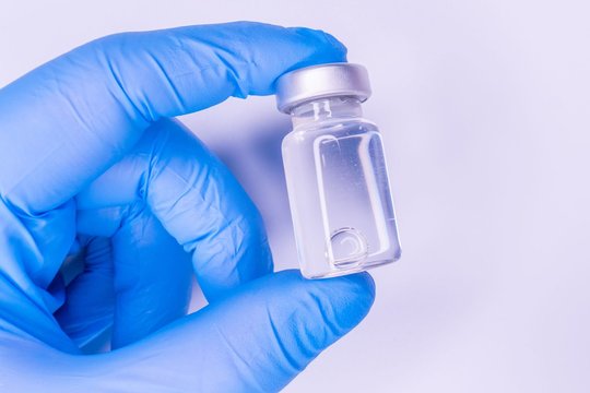Europos mokslininkai teigia išradę vakciną-visraktį, galinčią užkirsti kelią pandemijoms