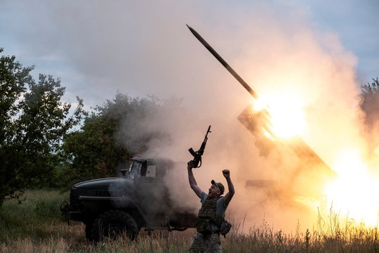 Ukrainos kariuomenėje – patyčių ir smurto skandalas
