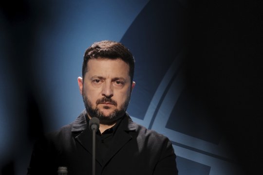 Lenkijoje vykstantis Ukrainos atstatymui skirtas renginys aptemdytas lyderių konfliktu: V. Zelenskis nepasirodė